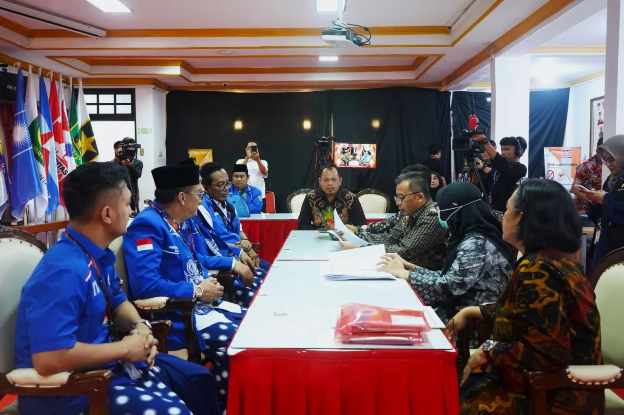 H-2 Jelang Penutupan, Baru 9 Bacalon DPD Dan 4 Parpol Mendaftar Di KPU Jatim