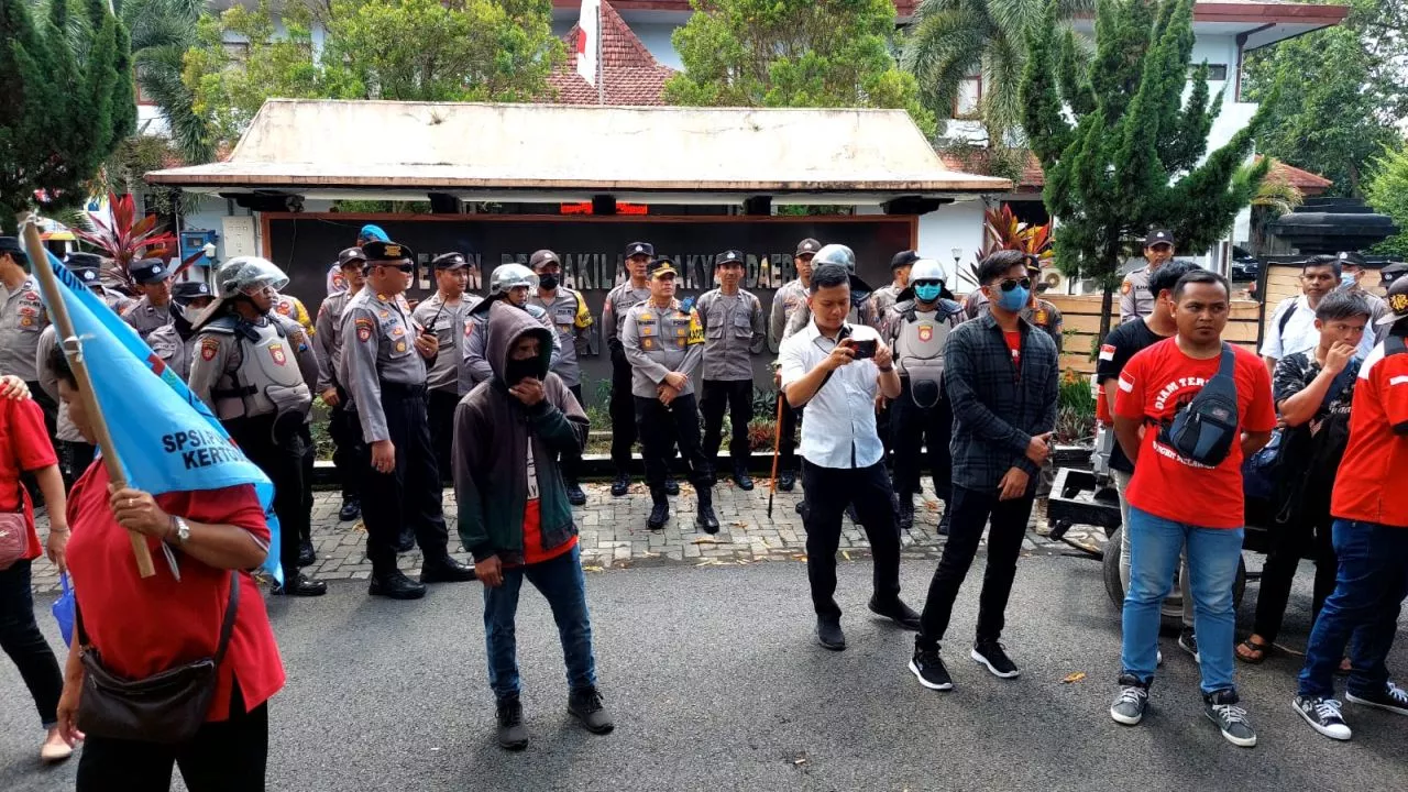 Demo Buruh Berlangsung Aman Dan Tertib Dalam Pengamanan Aparat Gabungan Di Nganjuk