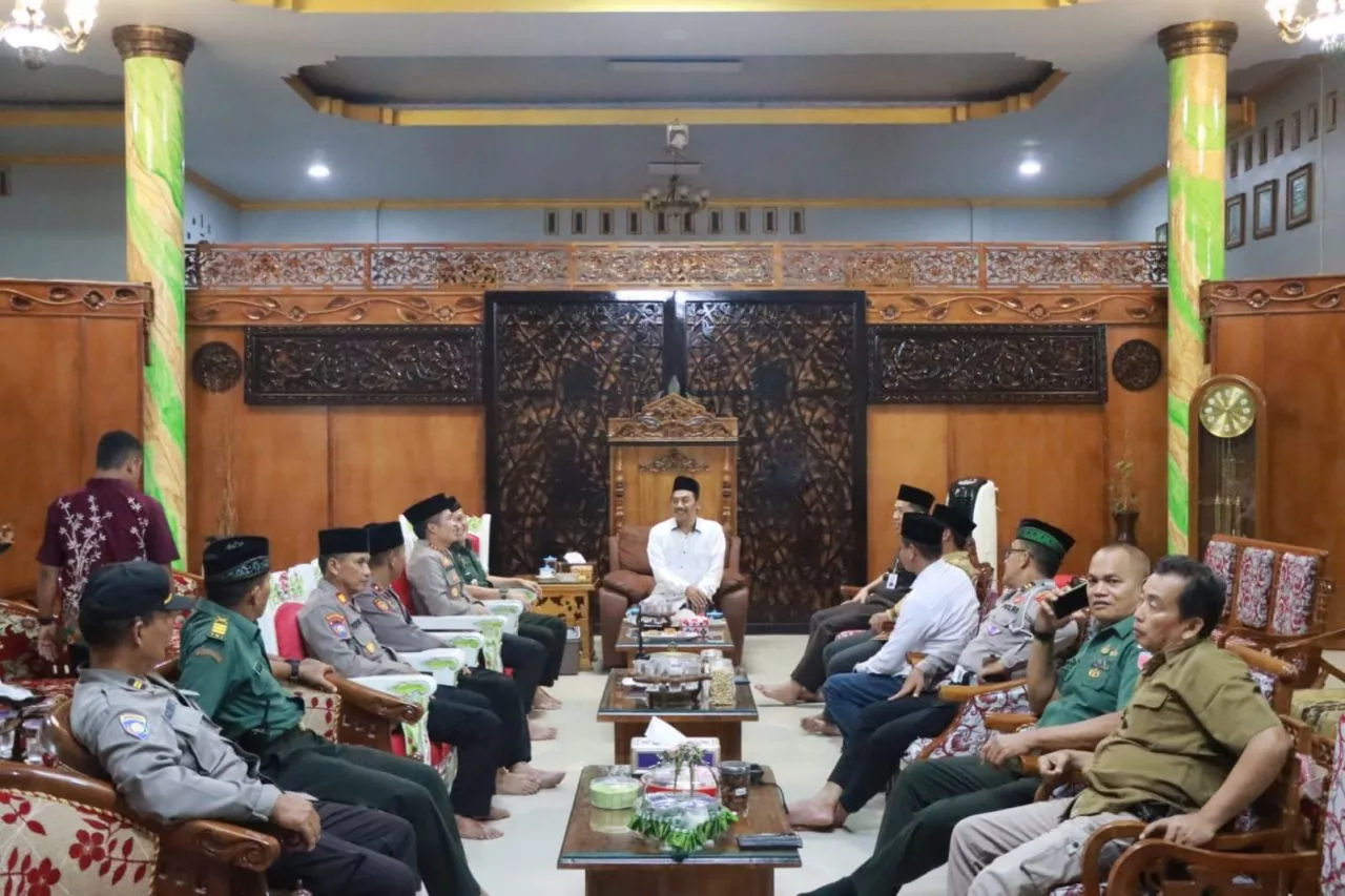 Jaga Kamtibnas TNI-Polri Di Nganjuk Jalin Silaturahmi Bersama Sejumlah Ponpes Dan Perguruan Silat