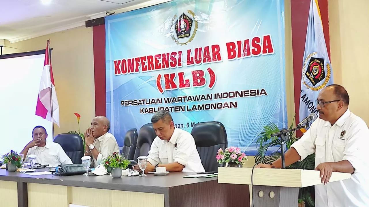 Konfrensi Luar  Biasa PWI Lamongan