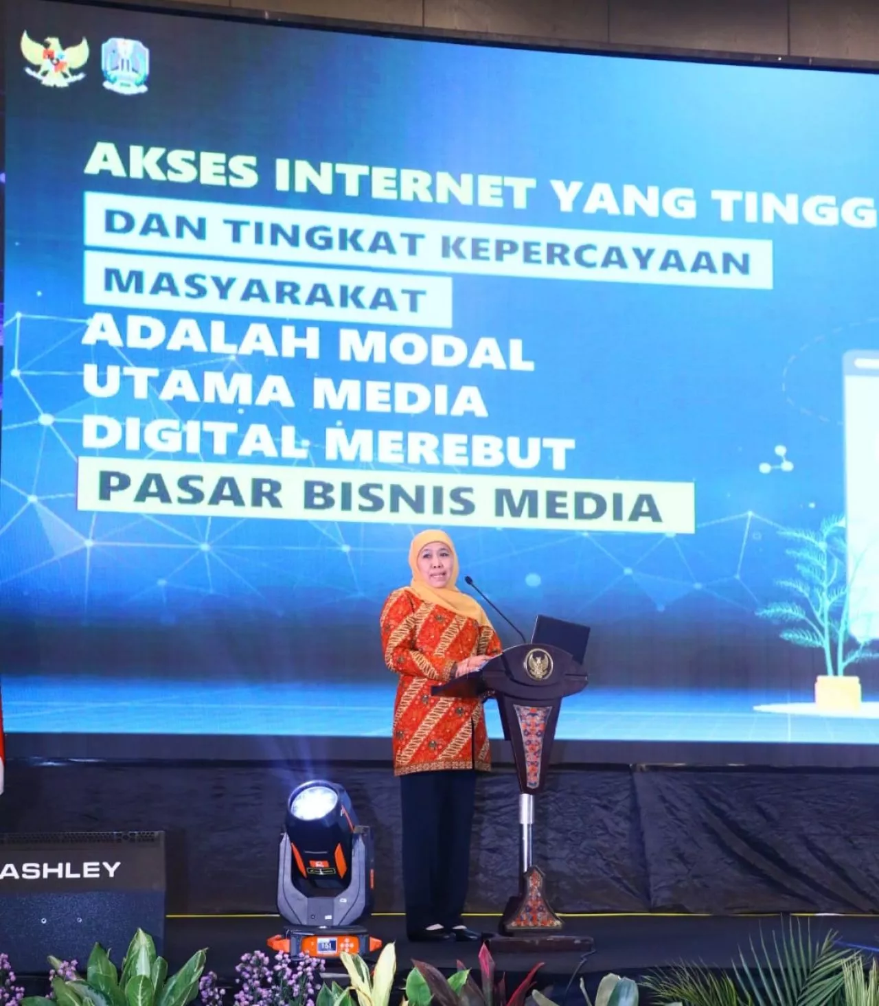 Gubernur Khofifah : Tingkat Literasi Digital Masyarakat Masih Dilevel Sedang