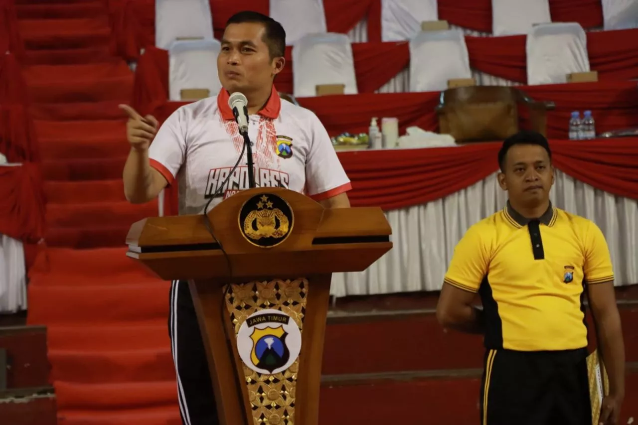 Pupuk Solidaritas dan Soliditas Polisi, Kapolres Nganjuk Gelar Turnamen Bola Voli Kapolres Cup 2023