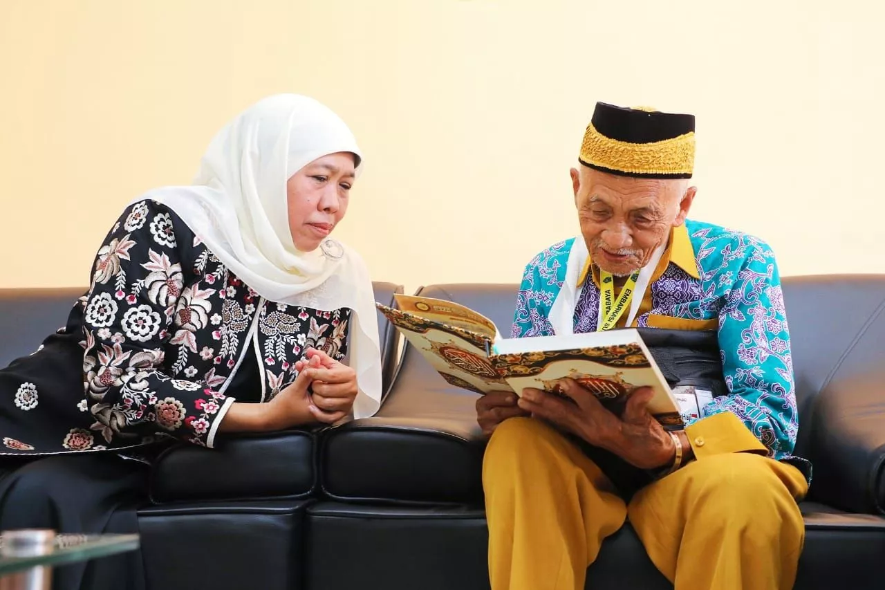 Gubernur Khofifah: Mari Bahagiakan dan Lindungi Lansia Di Sekitar Kita