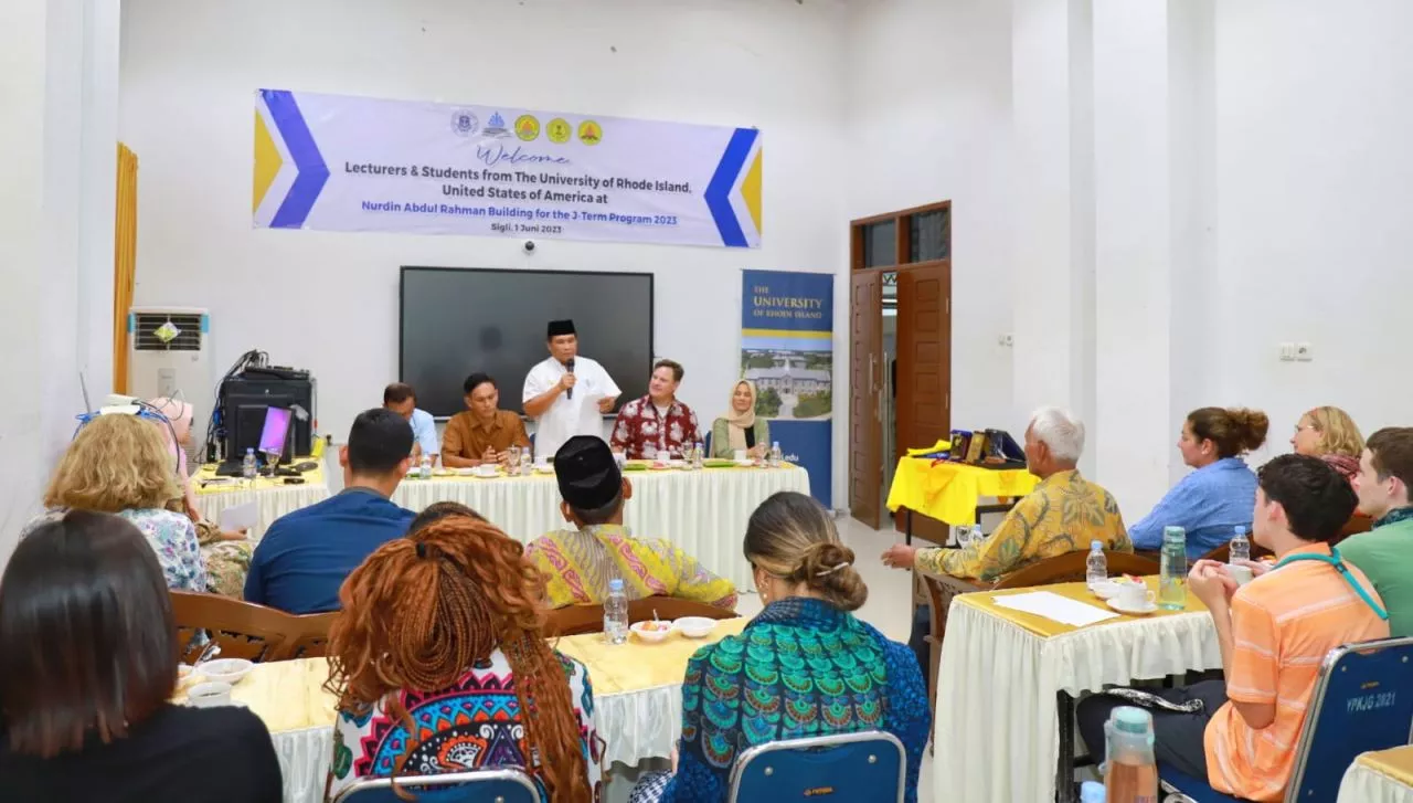 Mengejutkan, Pj Bupati Pidie Gunakan Bahasa Inggris Sambut Mahasiswa Amerika Serikat
