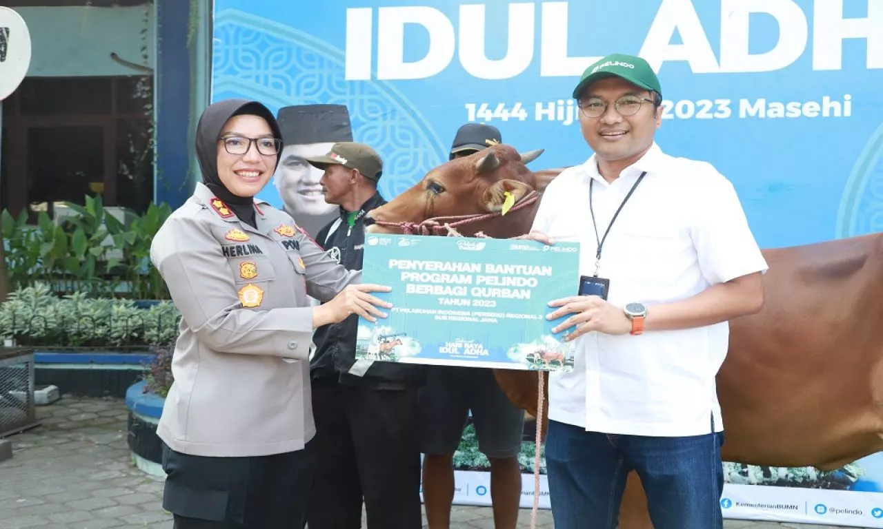 Pelindo Regional 3 Salurkan Bantuan 85 Sapi Kurban
