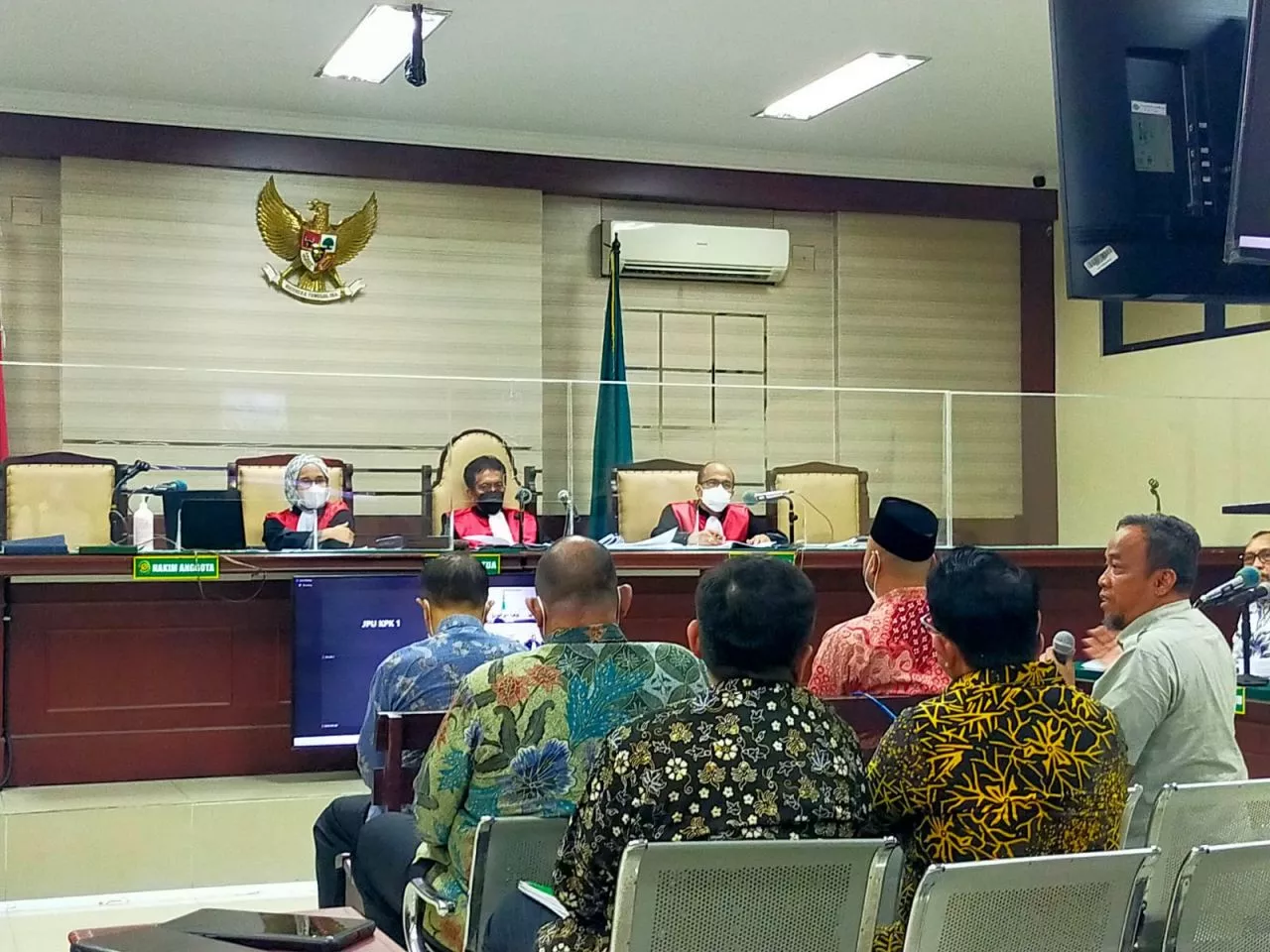Ketua Fraksi Demokrat DPRD Jatim Reno Zulkarnaen Diperiksa di Tipikor
