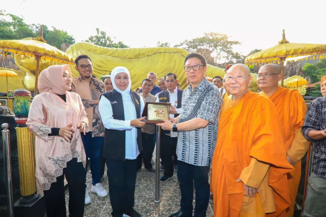 Gubernur Khofifah : Waisak Jadi Pijakan Bangun Nilai Luhur Persaudaraan Kebangsaan
