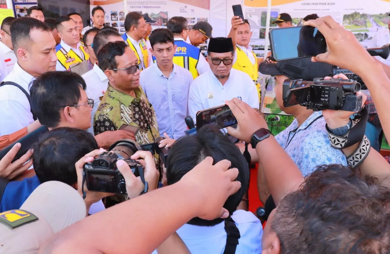 Mahfud MD Bersama PJ Bupati Pidie Tinjau Persiapan Kedatangan Presiden Joko Widodo