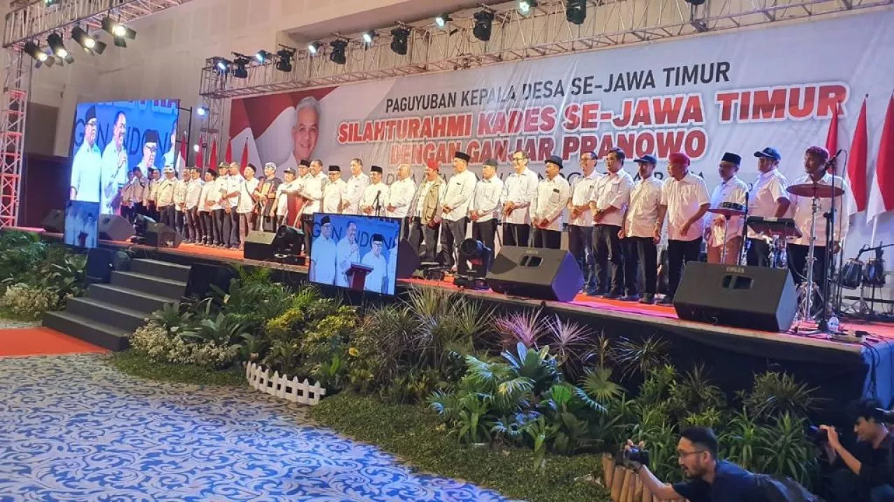 Ribuan Kades Se Jawa Timur Bertemu Ganjar Pranowo di Surabaya