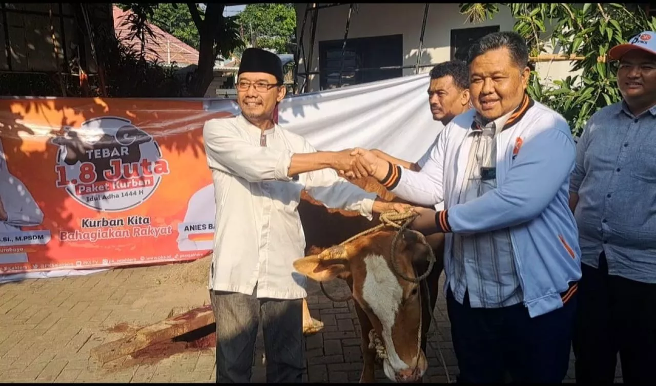 Bagikan 8800 Paket Kurban, PKS Kota Surabaya: Ini Komitmen Kami Bahagiakan Rakyat