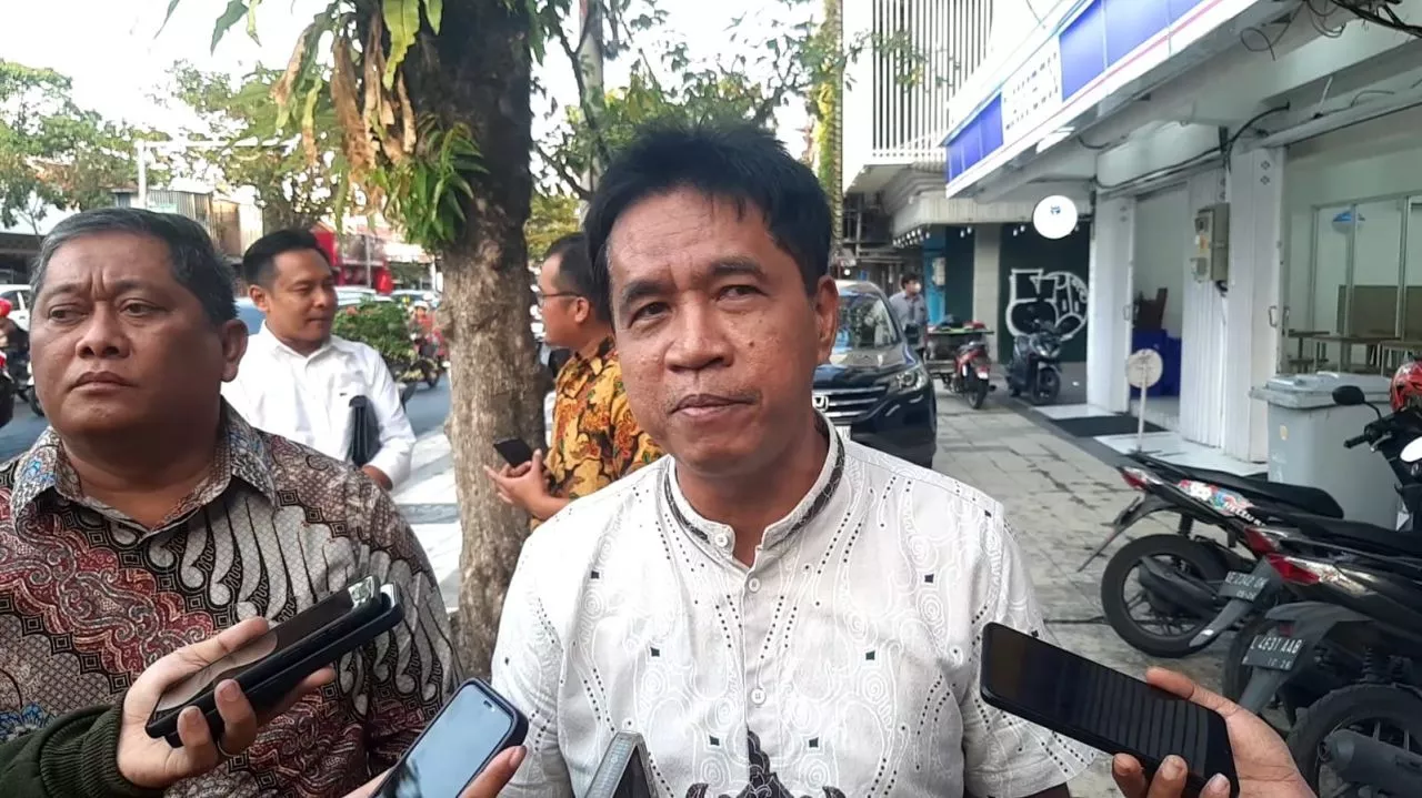DPRD Surabaya Imbau Pengusaha Minimarket Patuhi Perda Trantibum