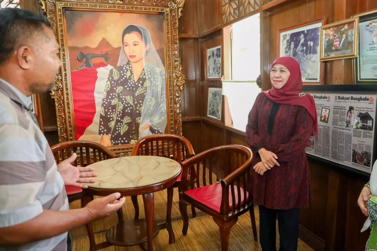 Gubernur Khofifah Napak Tilas Saksi Sejarah Kemerdekaan Di Rumah Ibu Fatmawati Soekarno