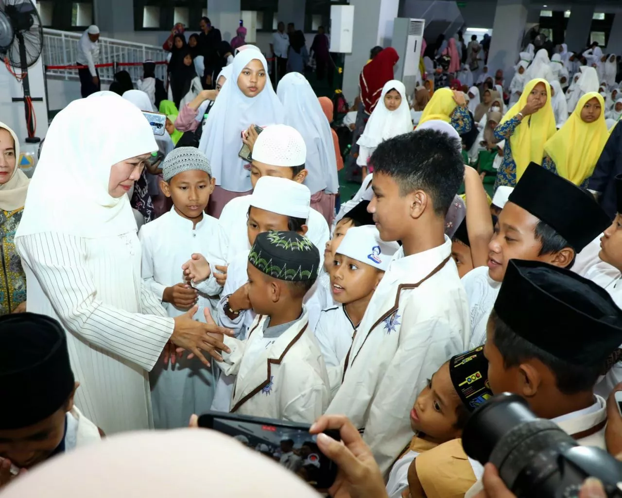 1 Muharram 1445, Gubernur Khofifah Santuni 1000 Anak Yatim