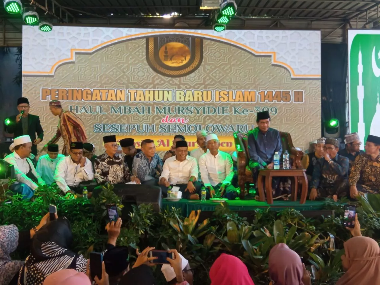 Ndherek Kiai, Anas Karno Menghadiri Haul Mbah Mursidie