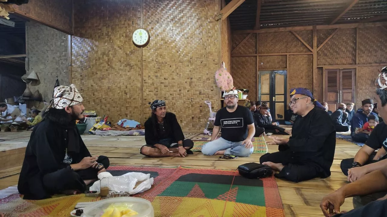 Ditjen Kemendes Observasi Pembuatan Tower Internet dari Bambu di Sukabumi