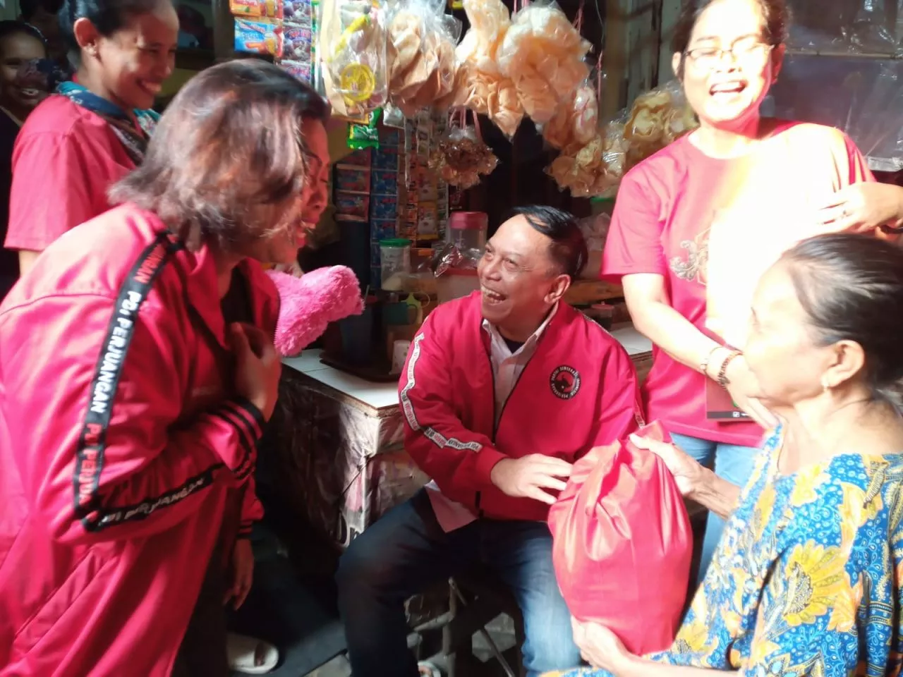 Demi Kenalkan Ganjar Calon Presiden, Anas Keluar Masuk Gang Sempit