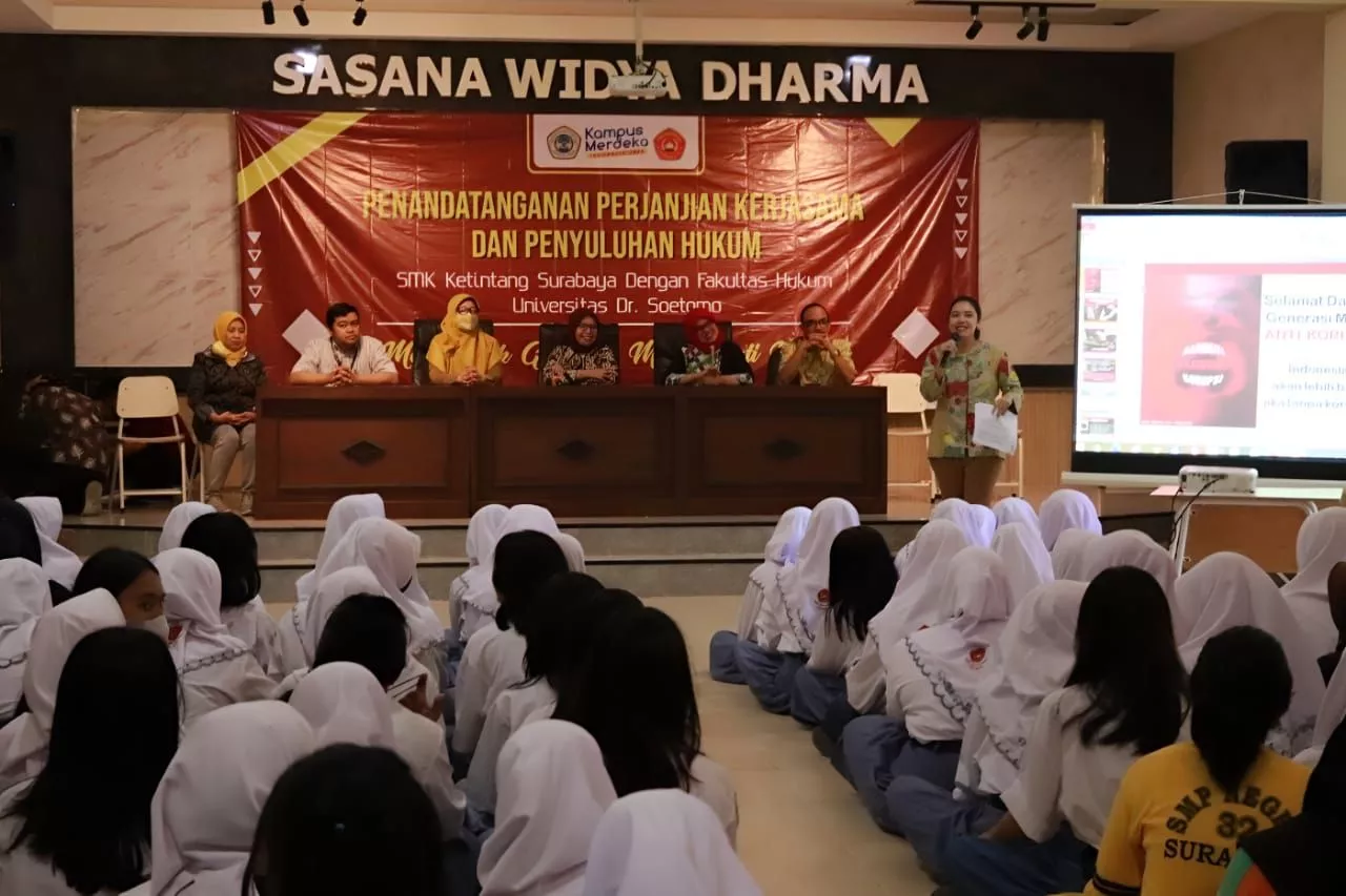 FH Unitomo dan SMK Ketintang Jalin Kerjasama di Bidang Edukasi Hukum