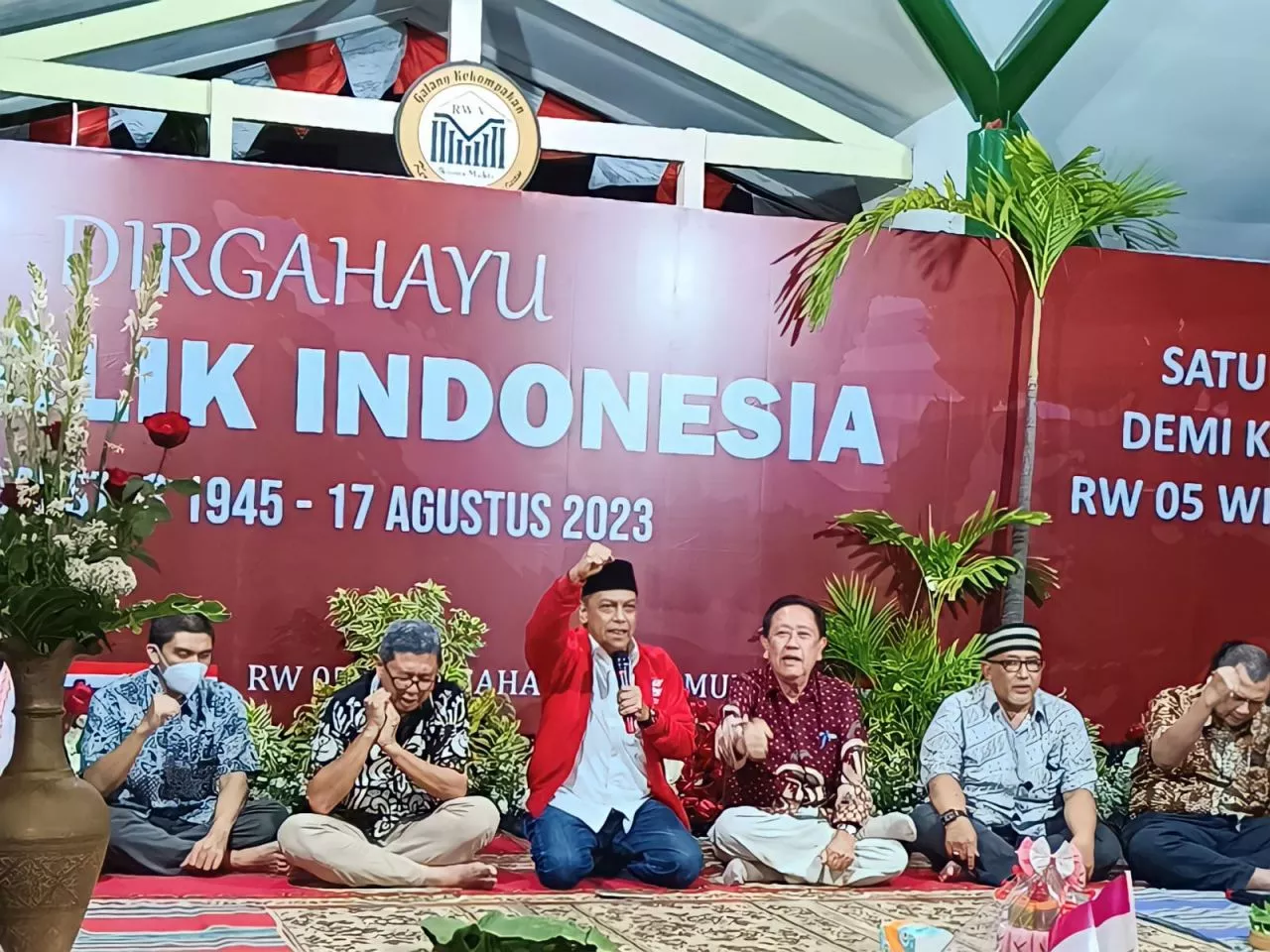 Anas Karno, Merayakan Malam Tasyakuran HUT RI Bersama Warga Klampis dan Rusunawa Keputih
