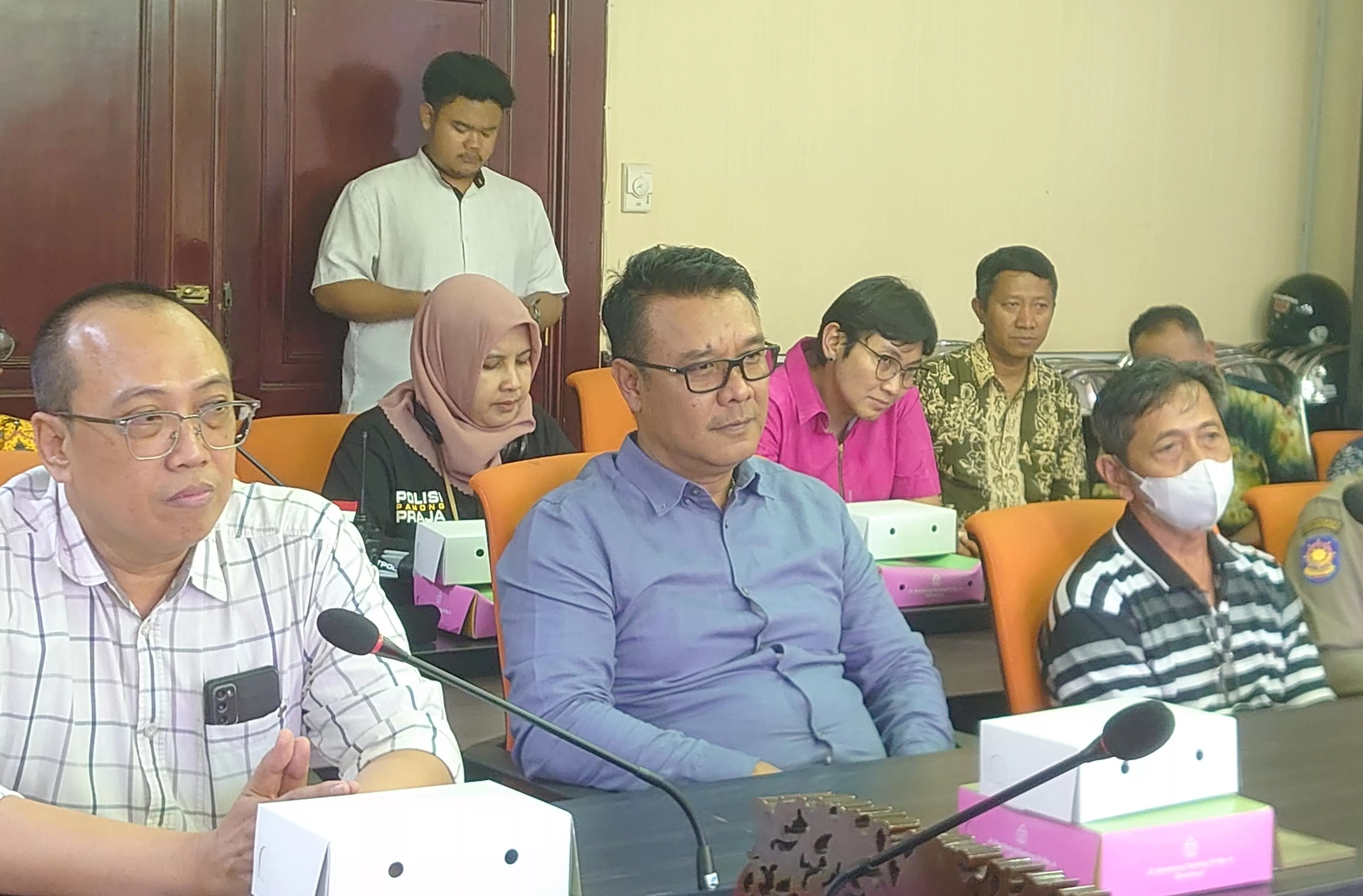 Aneh, Fikser Akan Bicara dengan Wartawan di Pemkot Soal Penertiban Baliho dan Banner Caleg