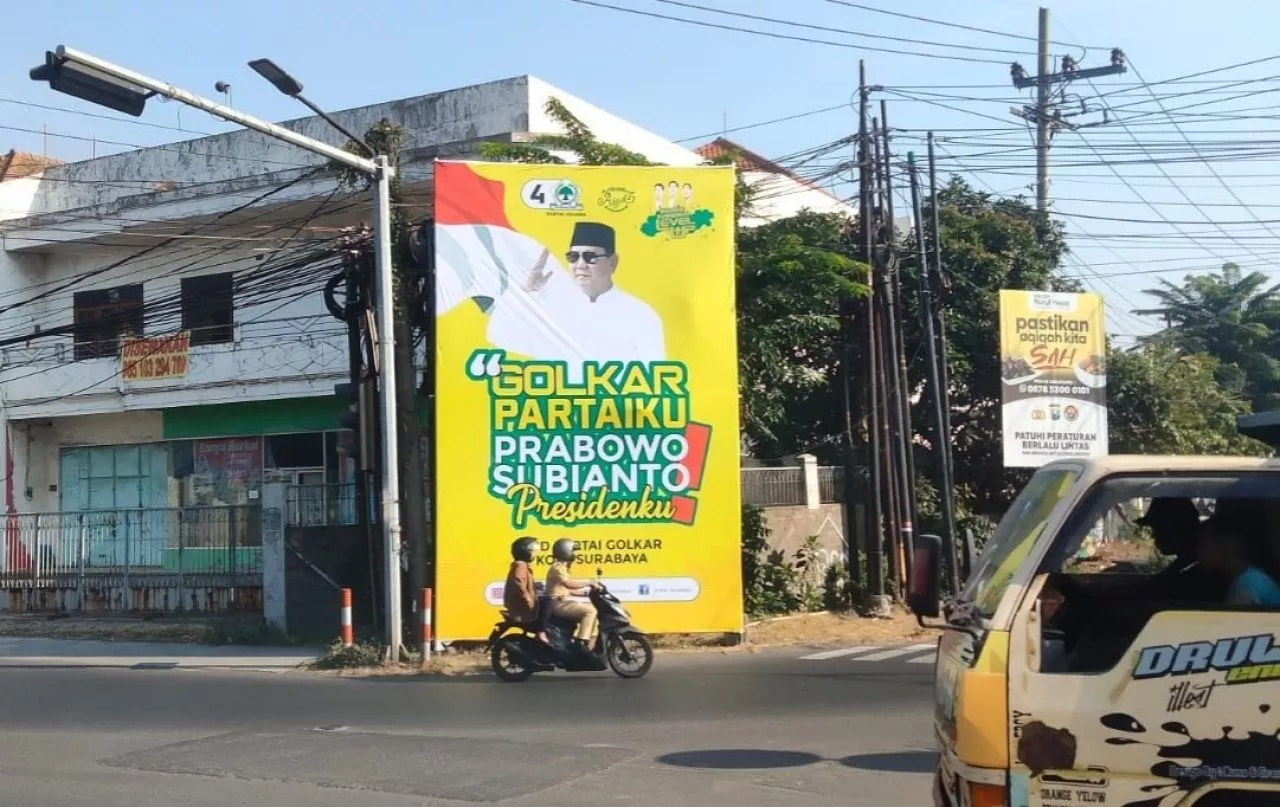 Instruksi Pusat, Golkar Surabaya Pasang Baliho "Prabowo Subianto Presidenku"