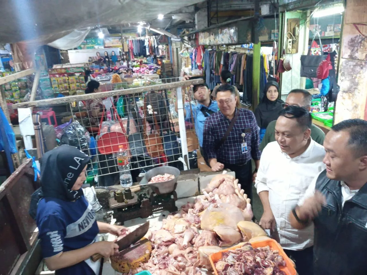 Wakil Ketua Komisi B Sorot Perdagangan Daging Sapi Gelonggongan, Imbau PD RPH Monitoring