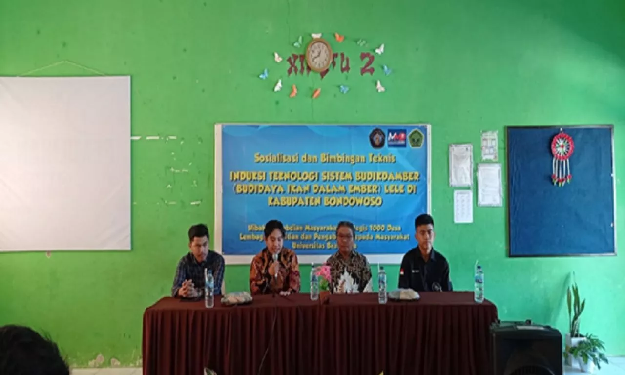 Mahasiswa Membangun Desa UB Dampingi SMKN 1 Maesan Bondowoso Budidaya Ikan Dalam Ember