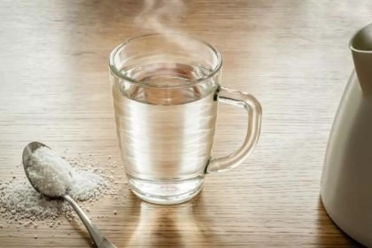Delapan Manfaat Minum Air Hangat