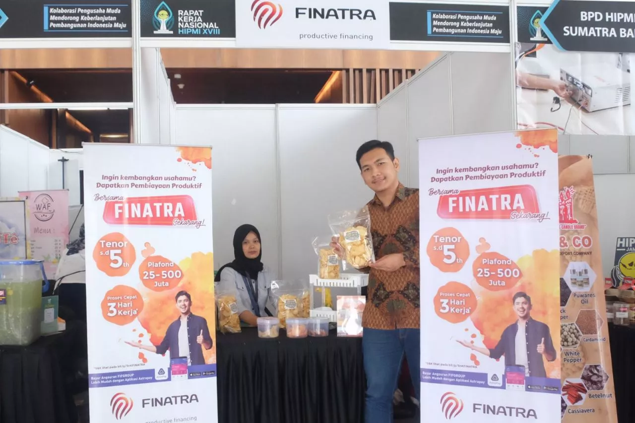 Di Rakernas XVIII HIPMI 2023, FINATRA Pamerkan UMKM Binaan Keripiqu