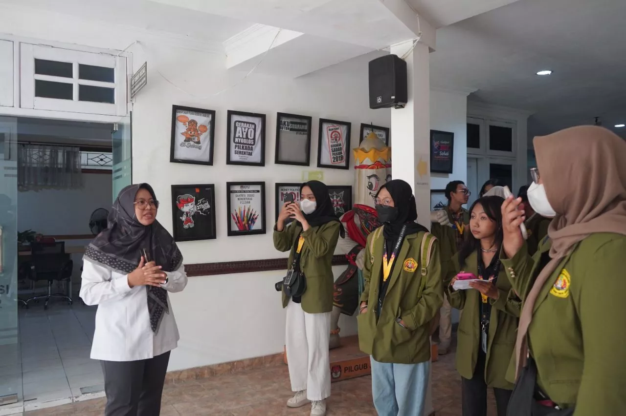 KPU Jatim Berikan Edukasi Pemilu pada Pemilih Muda Dari BEM FISIP UPN Veteran Jawa Timur