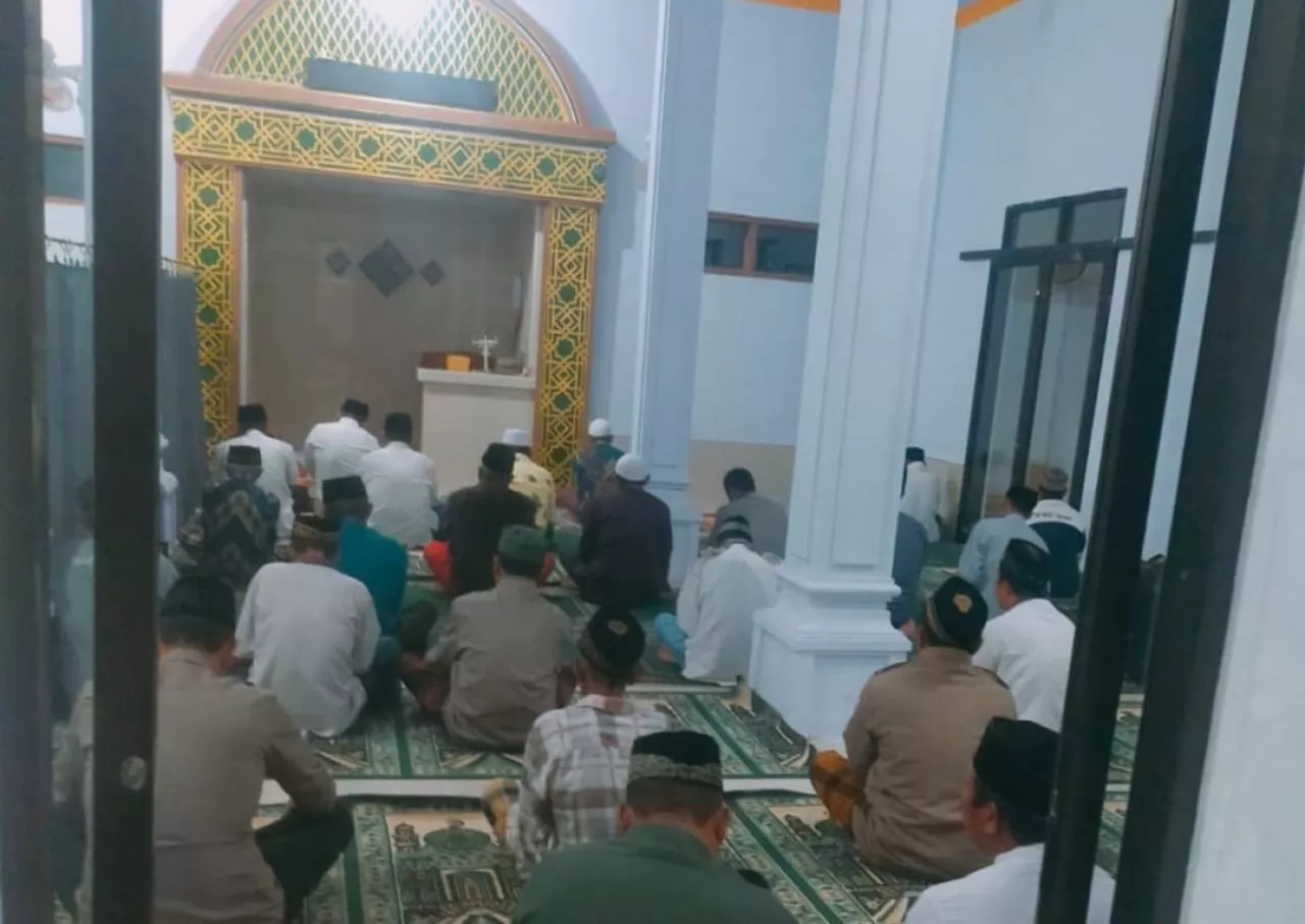 Warga Desa Banjarsari Minta Penerangan Jalan Bupati Jember Menjawab