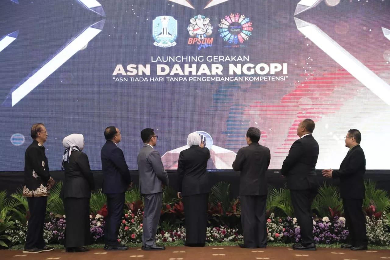Gubernur Jatim Luncurkan Gerakan Tiada Hari Tanpa Pengembangan Kompetensi ASN