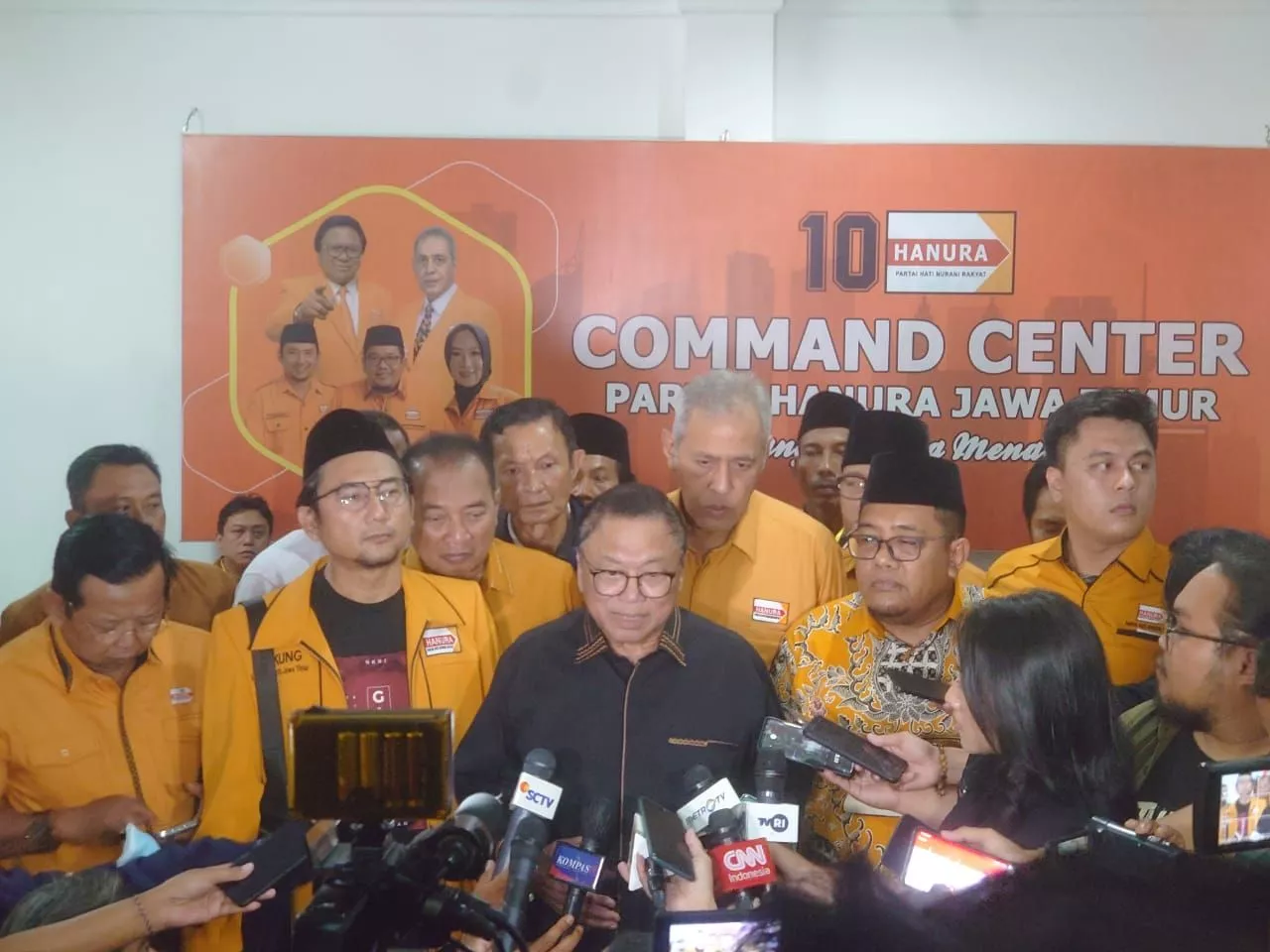 Oesman Sapta: Komunikasi yang Baik, Jadi Kunci Kemenangan Hanura di Daerah