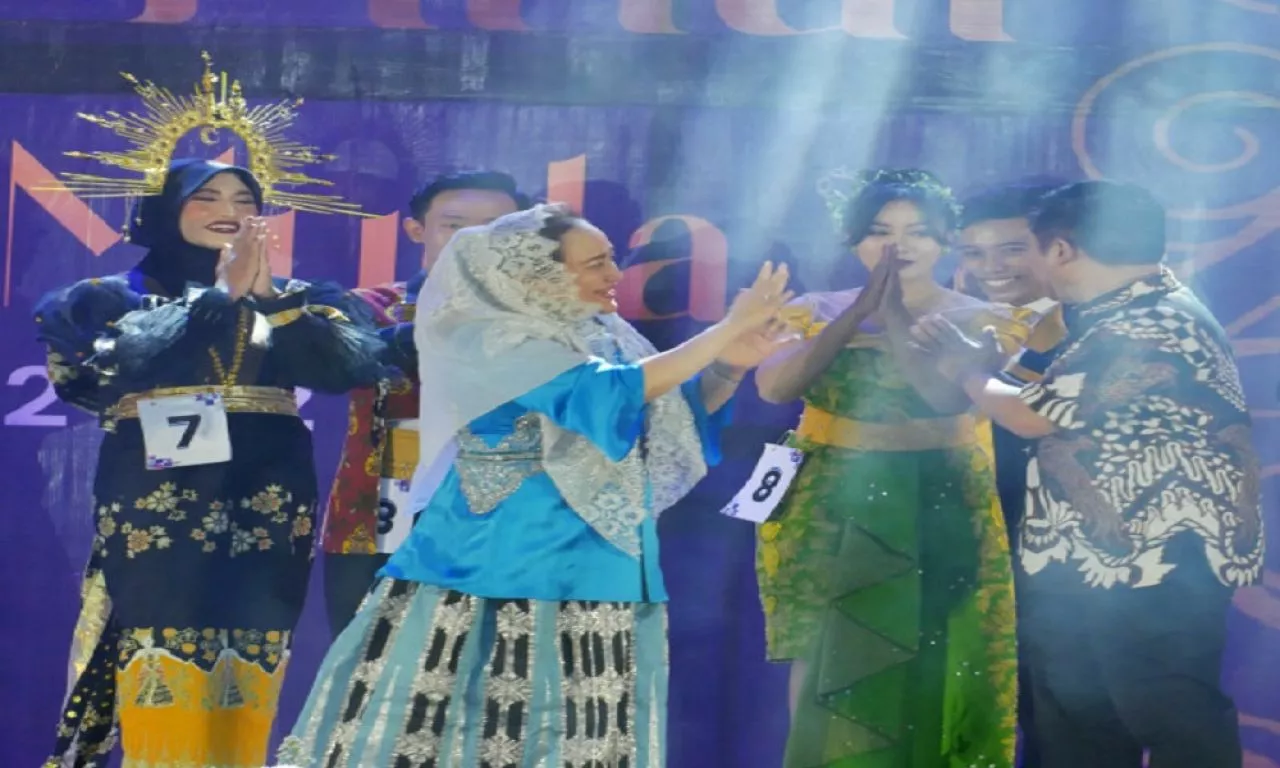 Bupati Ana Mu'awanah Ajak Para Desainer Untuk Promosikan Batik Bojonegoro