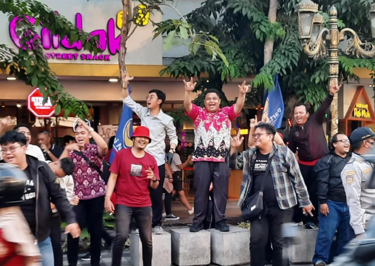 Aksi Metal Pendukung Ganjar Di Arena Deklarasi Anies-Muhaimin
