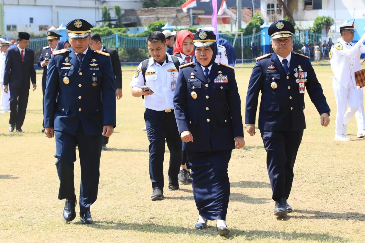 Khofifah Dorong Konektifitas Wilayah Jatim Lewat Pengembangan Transportasi Massal