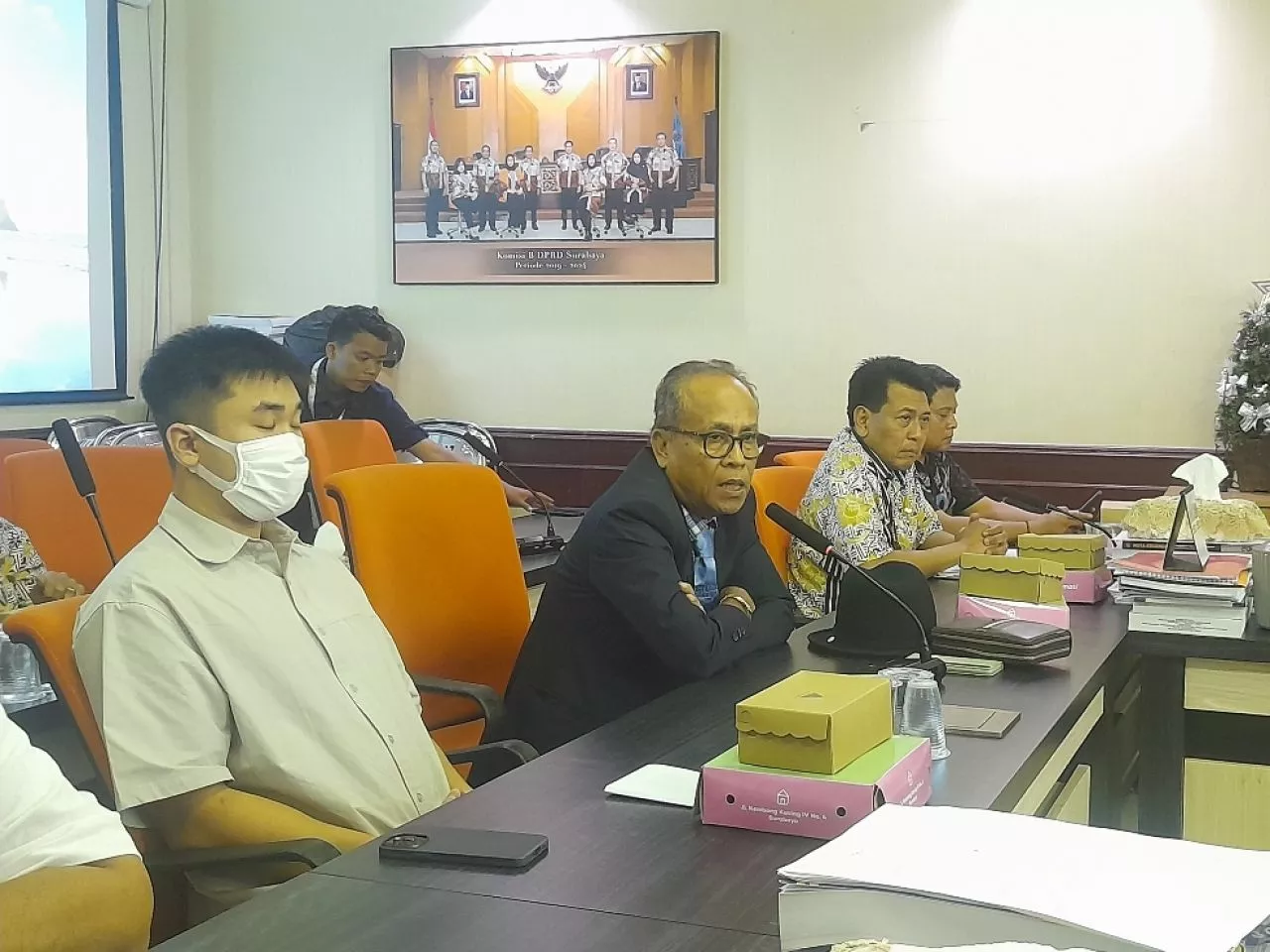 Ditanya Perizinan oleh Komisi B, Blackhole KTV Salahkan Eksekutif