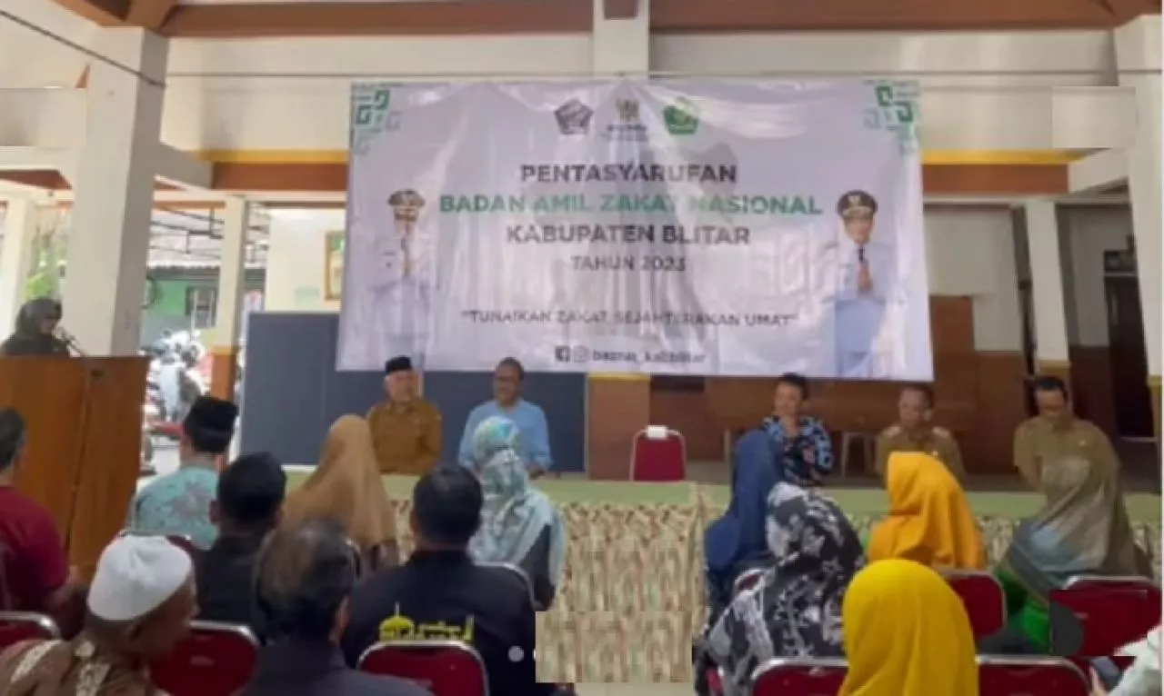 Baznas Blitar Bagikan Dana Zakat Untuk Warga PraSejahtera dan Guru Tidak Tetap