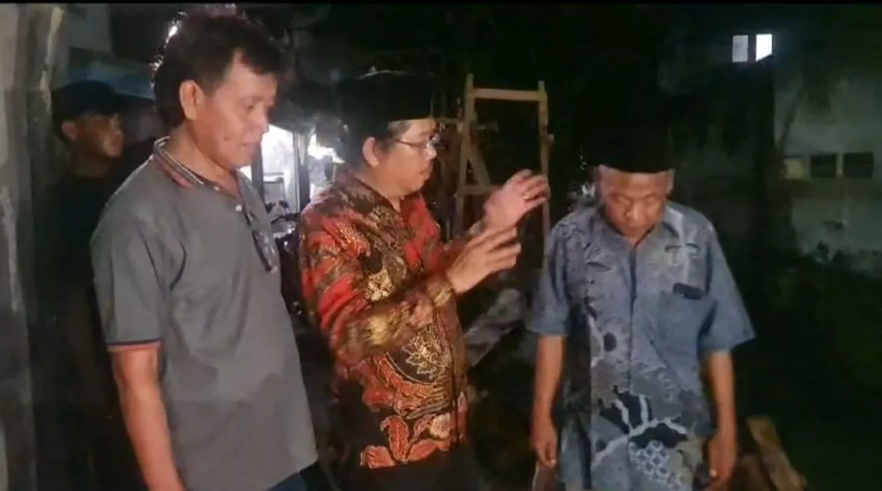 Reses di Dupak, Buleks Disambati PJU dan Plengsengan Sungai