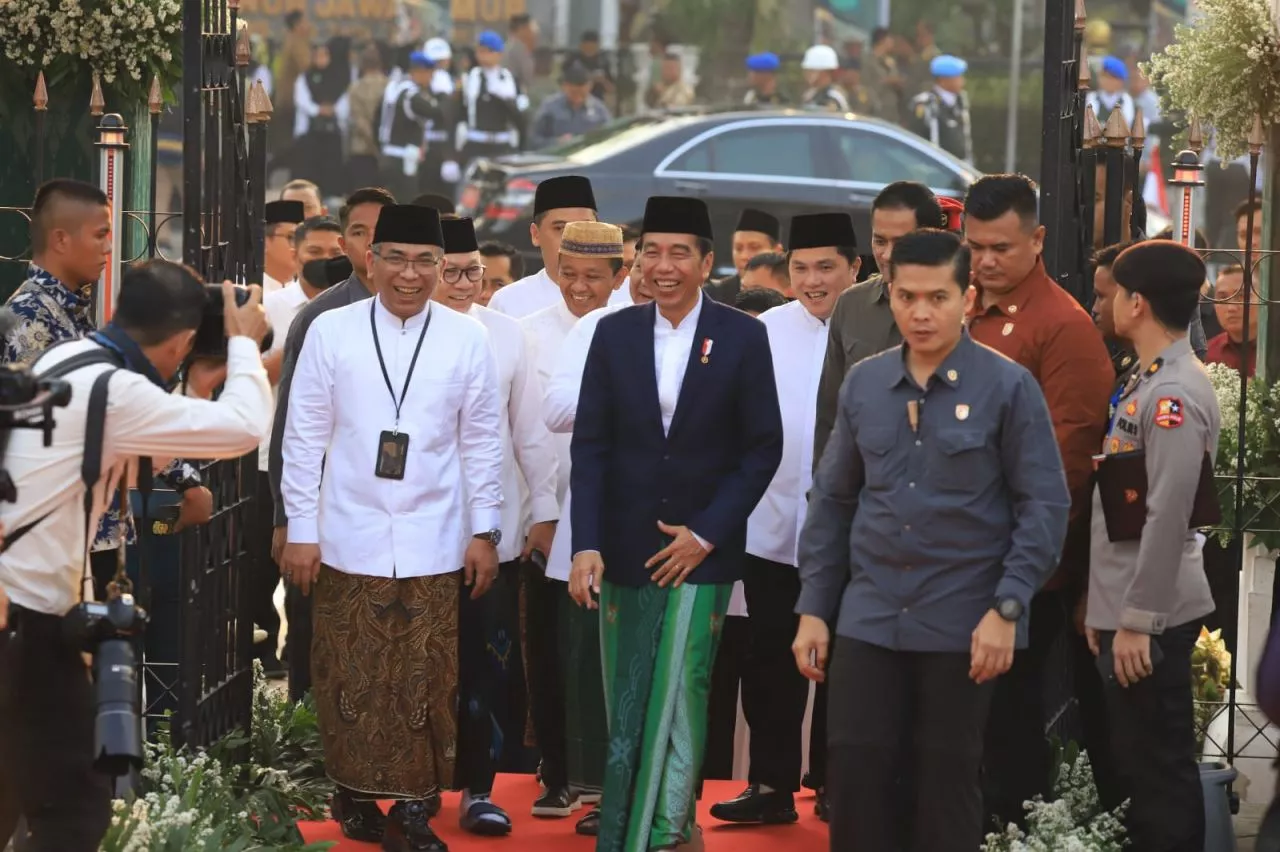 Jokowi: Resolusi Jihad Fatwa Luar Biasa, Minta Santri Berjuang untuk Kepentingan Bangsa dan Umat