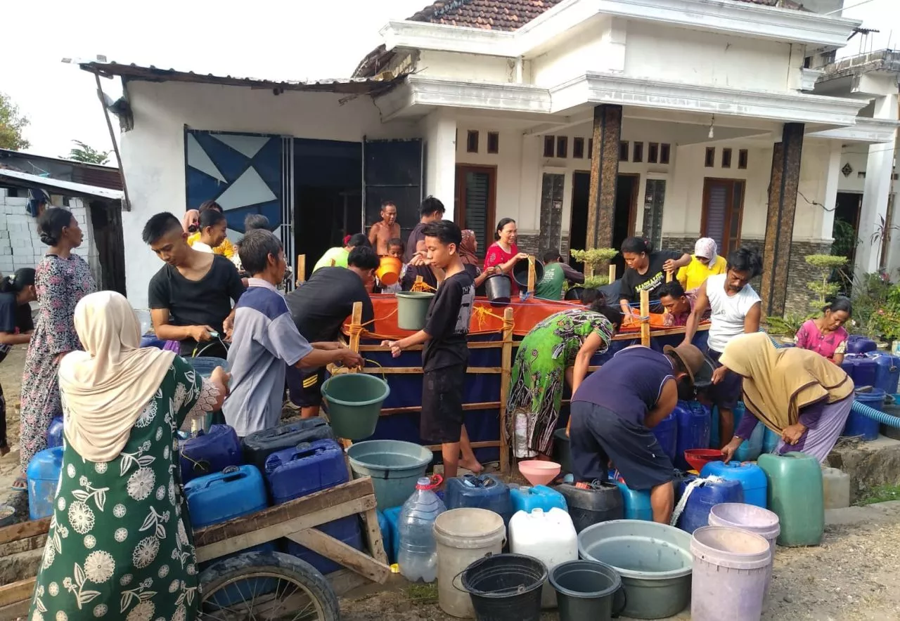 Dampak Kemarau, Kekeringan dan Krisis Air Bersih di Lamongan Meluas di 8 Kecamatan