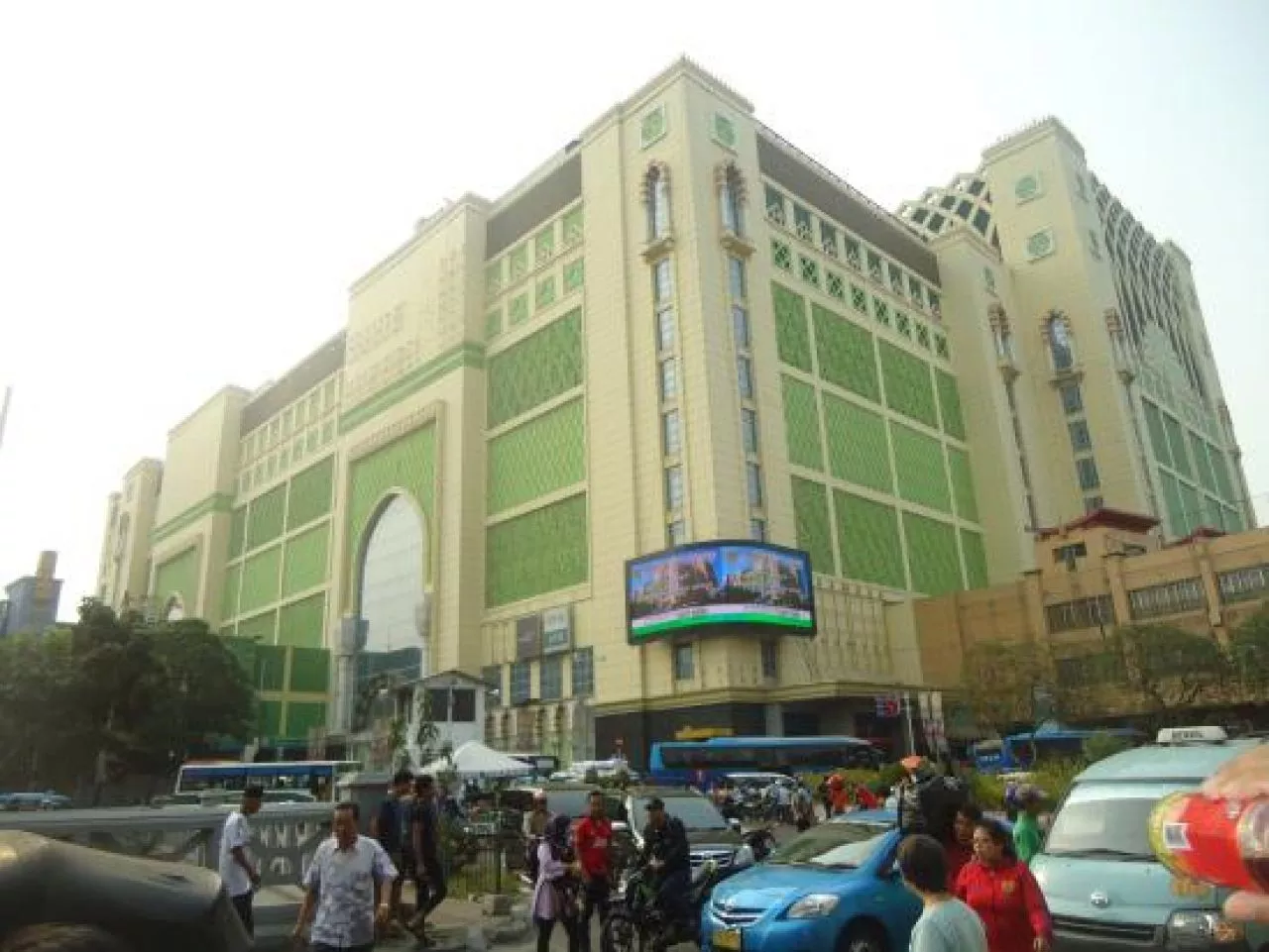 Implikasi dan Dampaknya  Kios Dilelang di Pusat Perbelanjaan Jakarta