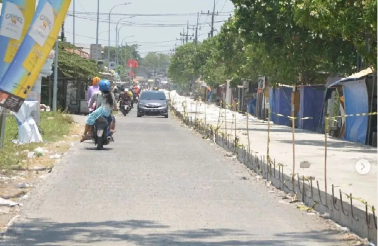 Banyak Keluhan, Proyek Betonisasi Jalan Ruas Banjarsari-Damarsi Buduran Kapan Selesai?