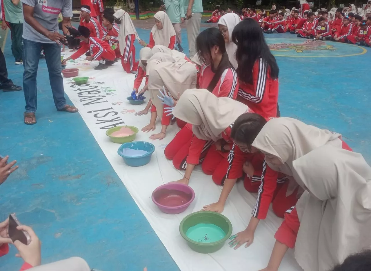 Cara Siswa SMP Negeri 1 Lamongan Lawan Konten Tak Berfaedah