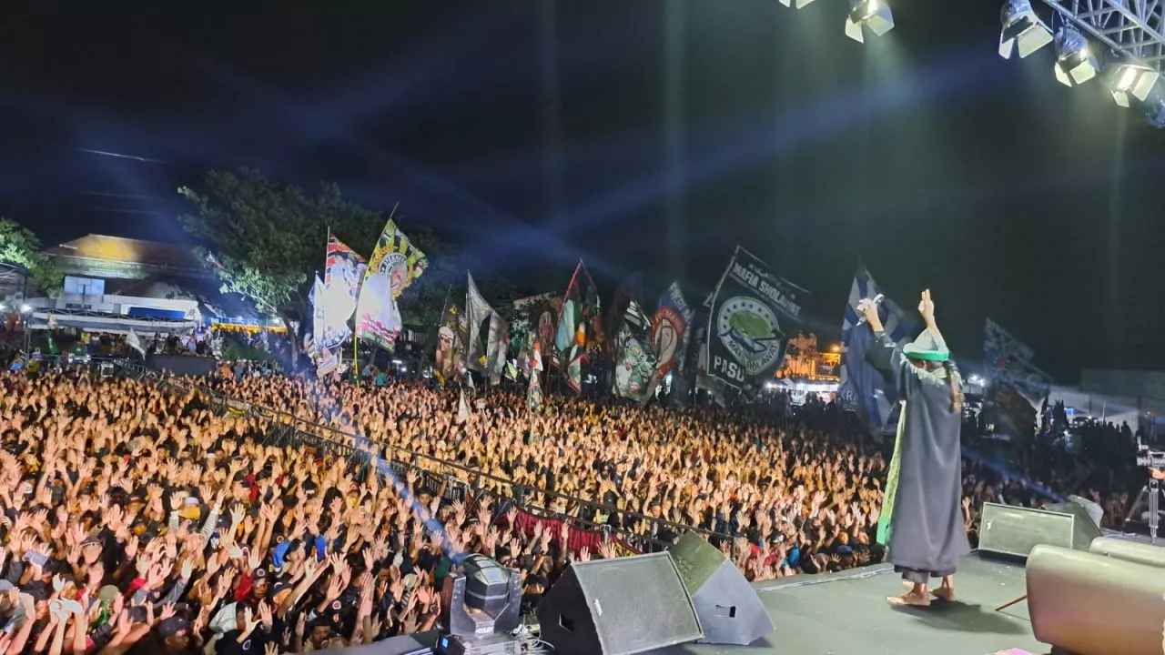 Gus Ali Gondrong Sampaikan Pesan Ganjar di Sholawat Kebangsaan: Jaga Persatuan dan Persaudaraan