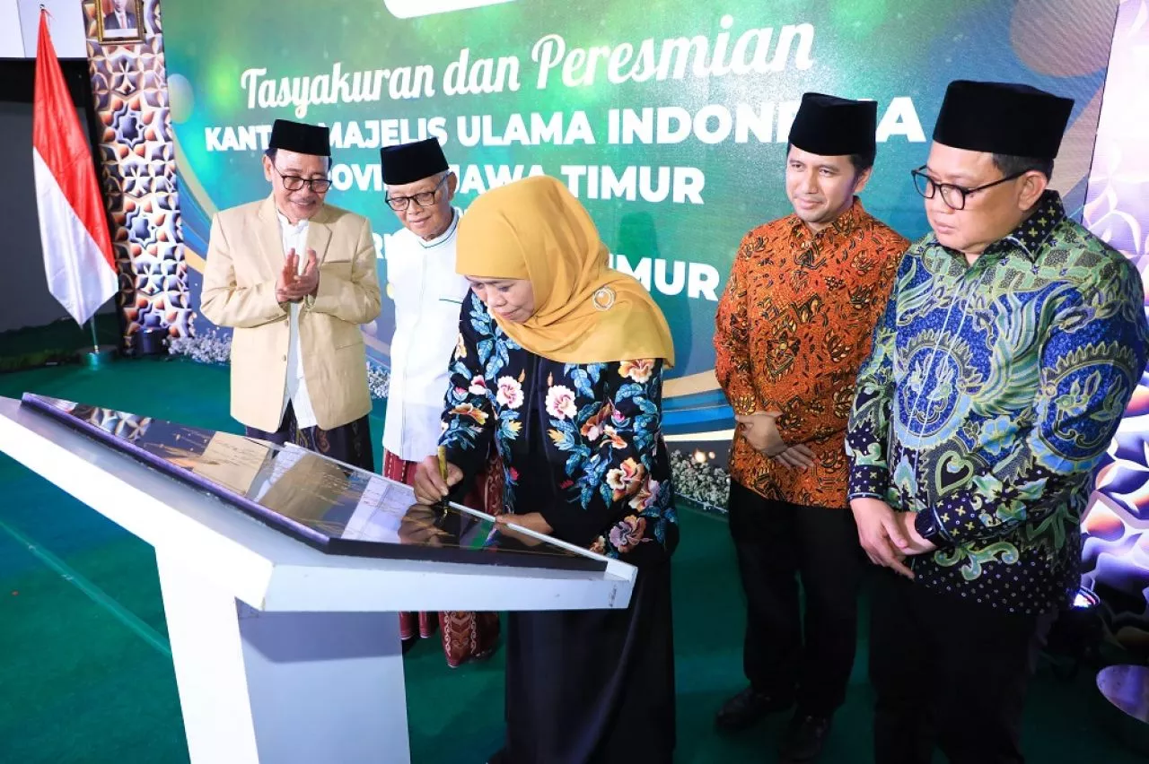 Resmikan Gedung MUI Tower Jatim, Gubernur Khofifah Harap Jadi Sentra Bertemunya Ulama Dan Keilmuan