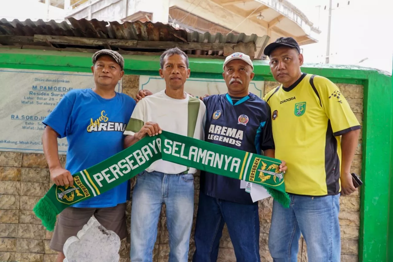 Momen Bersatunya Suporter Persebaya Dan Arema Dalam Upacara Pembukaan Piala Dunia U17 Di GBT