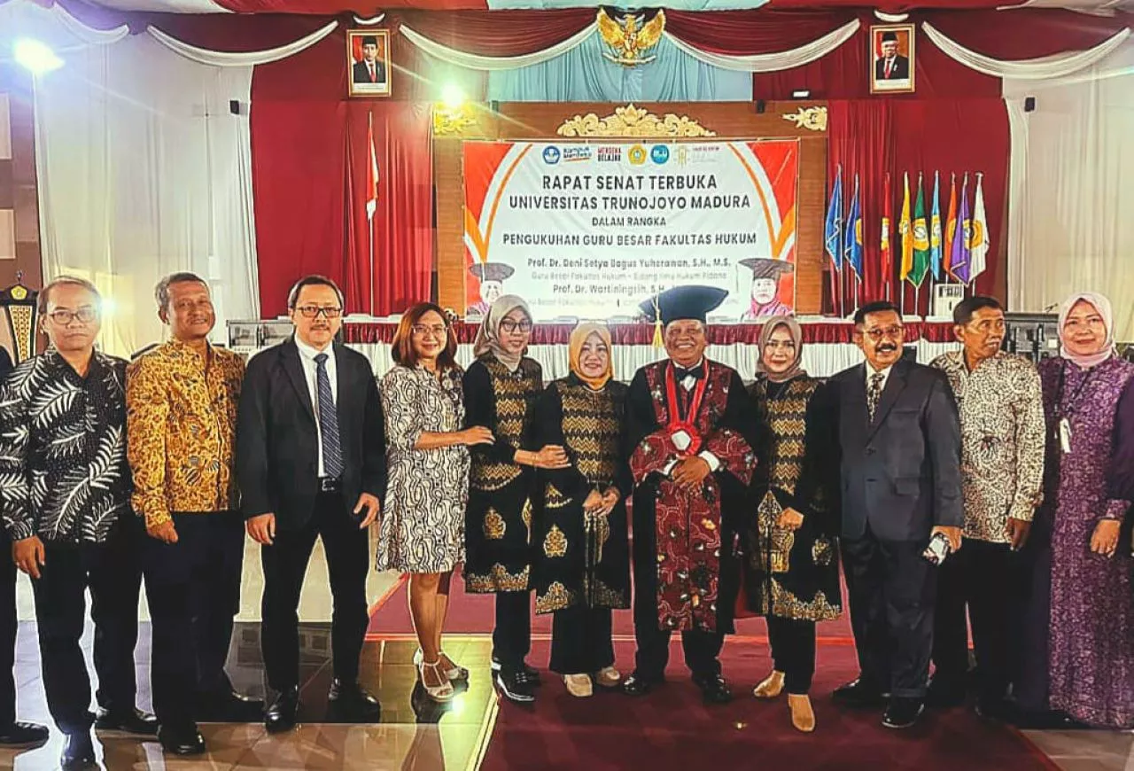 Dr. Deni SB Yuherawan Dikukuhkan Sebagai Guru Besar Fakultas Hukum Universitas Trunojoyo Madura