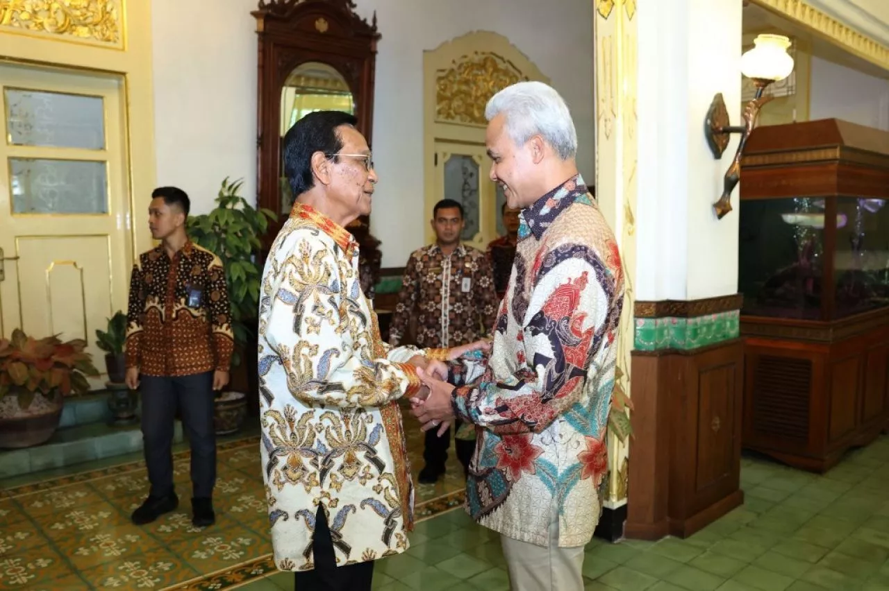 Ganjar Capres Pertama Yang Diterima Sri Sultan Hamengku Buwono X