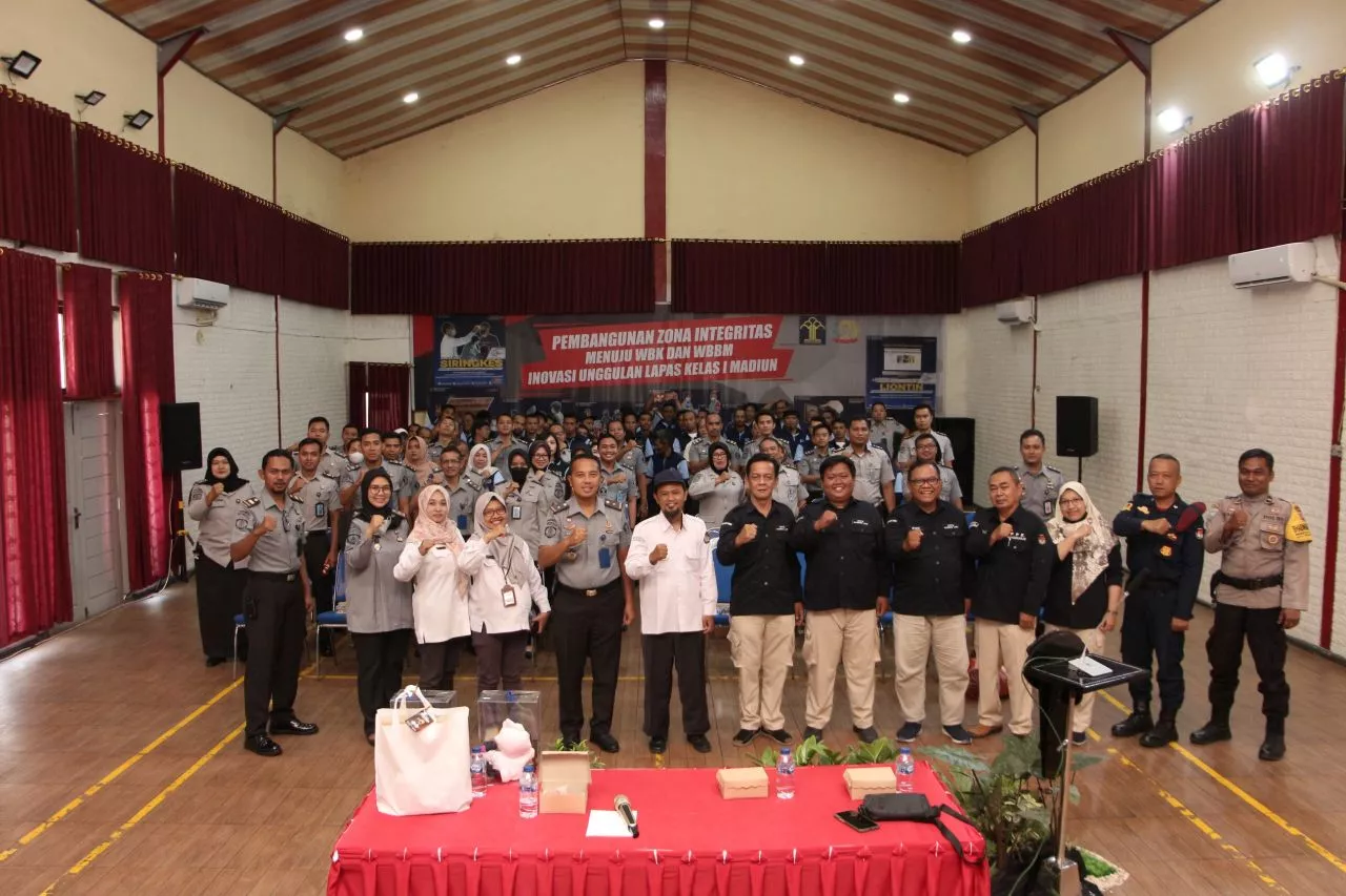 Polres Madiun Dan KPU Kota Madiun Sosialisasikan Pemilu 2024 Di Lapas Kelas I Madiun