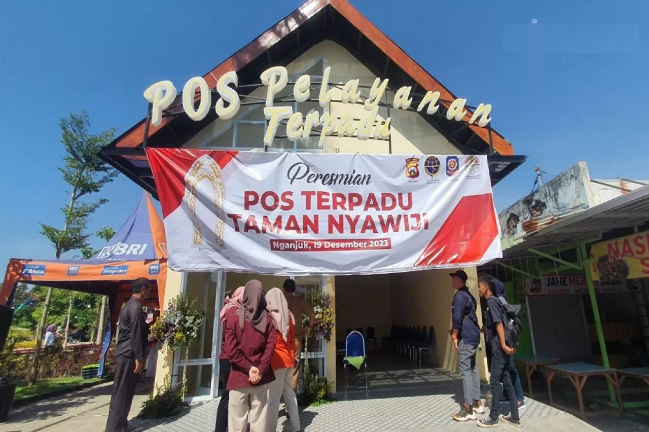 Wujudkan Ketertiban Umum Diseputar Taman Nyawiji, DLH Nganjuk Resmikan Pos Pelayanan Terpadu